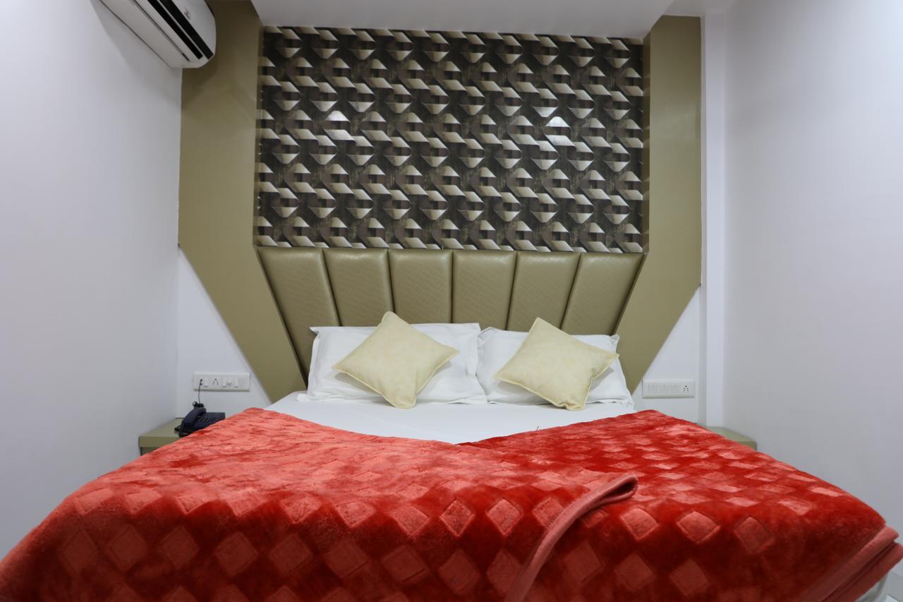 Hotel Pearl Navi Mumbai Exterior photo