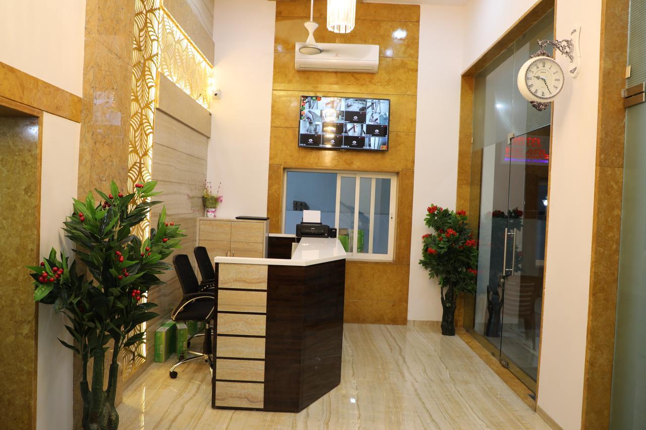 Hotel Pearl Navi Mumbai Exterior photo