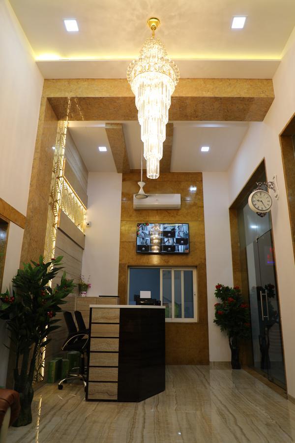 Hotel Pearl Navi Mumbai Exterior photo