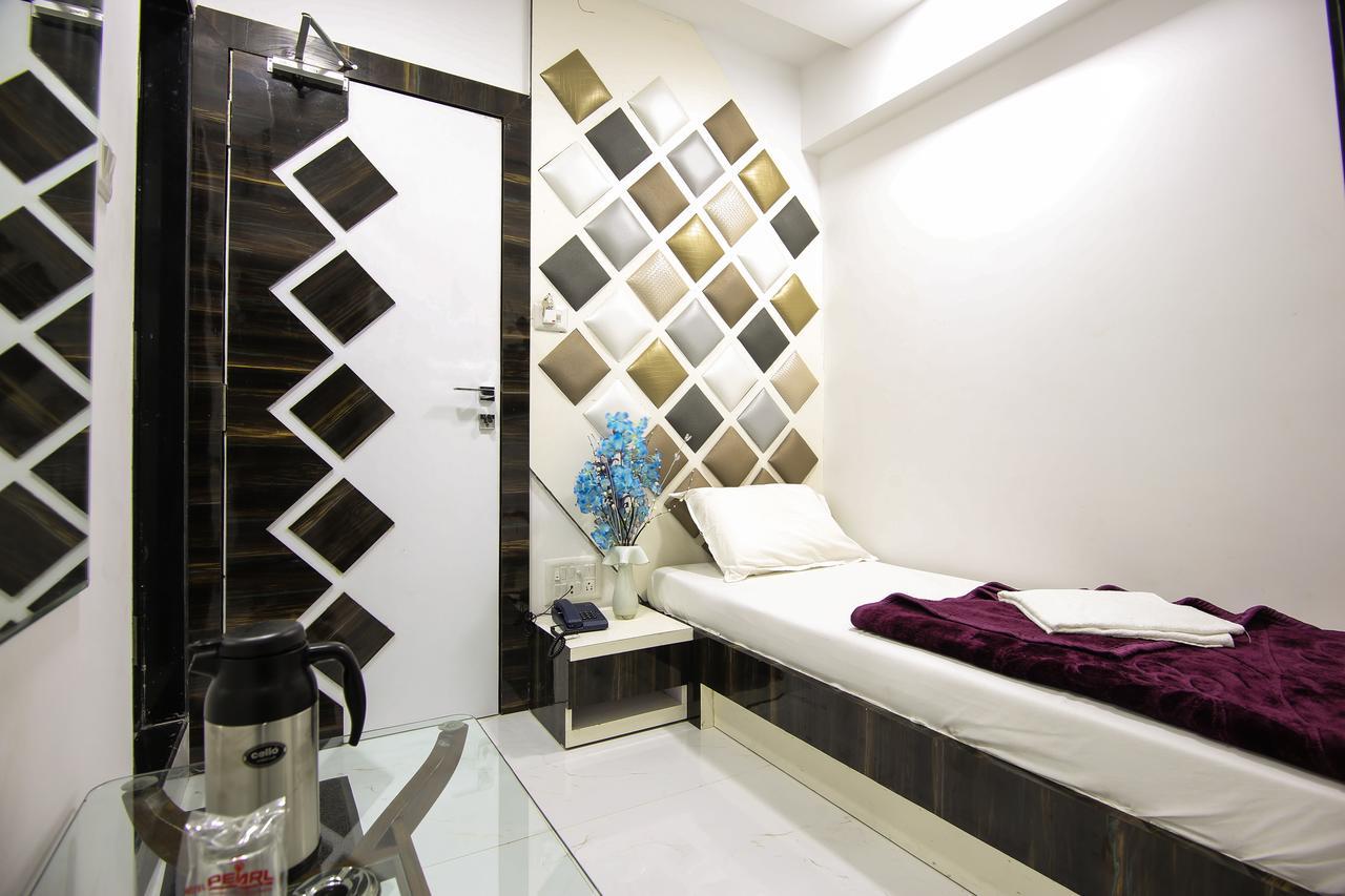Hotel Pearl Navi Mumbai Exterior photo