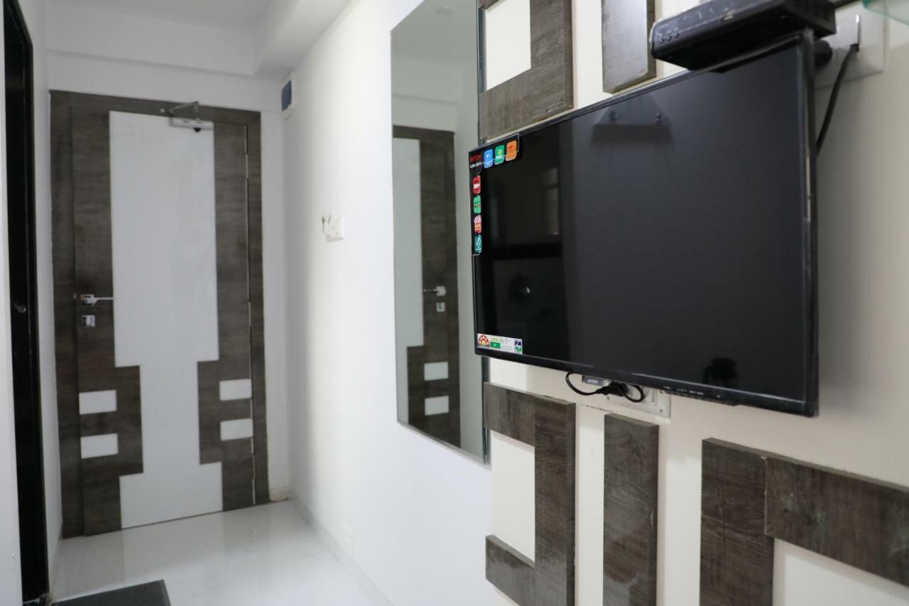 Hotel Pearl Navi Mumbai Exterior photo